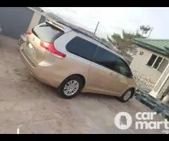 Clean 2014 Toyota Sienna In Excellent Condition