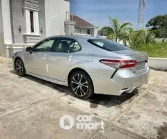 Super clean 2018 Toyota Camry SE