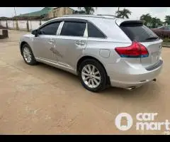 Clean 2010 Toyota VENZA With Tesla Screen And Thumbstart