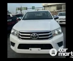 Tokunbo 2020 Toyota Hilux (Adventure)