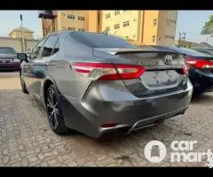 Foreign used 2020 Toyota Camry SE