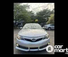 2013 Toyota Camry SE Premium