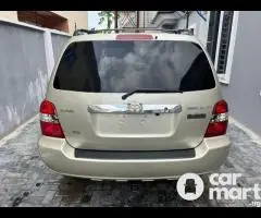 Clean 2004 Toyota Highlander With Android Screen