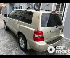 Clean 2004 Toyota Highlander With Android Screen