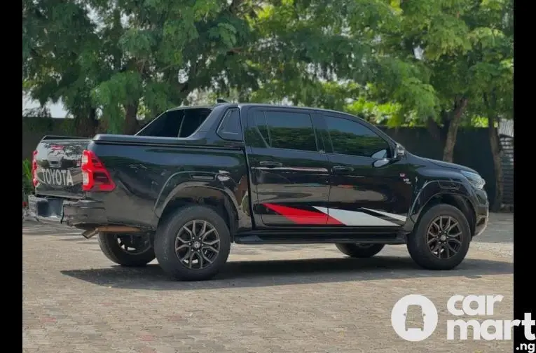 Tokunbo 2023 Toyota Hilux GR