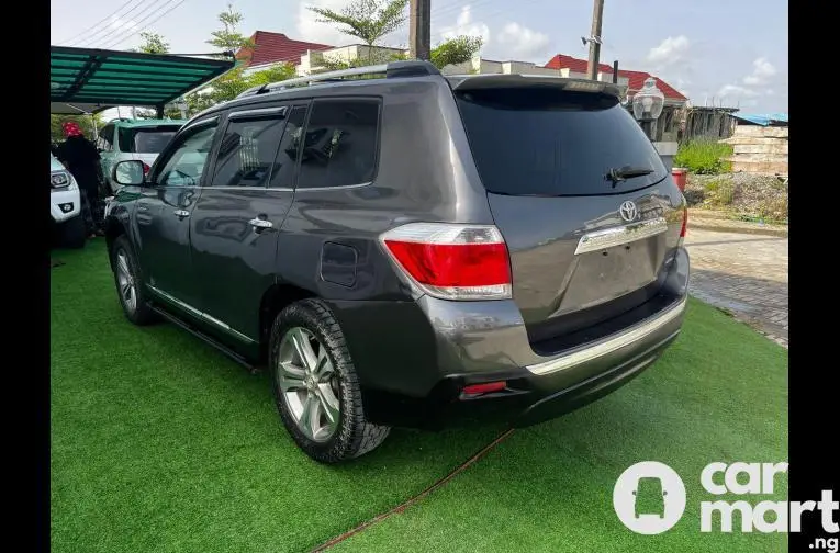 Pre-Owned 2011 Toyota Highlander (Limited)