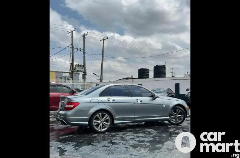 Tokunbo 2012 Mercedes Benz C300