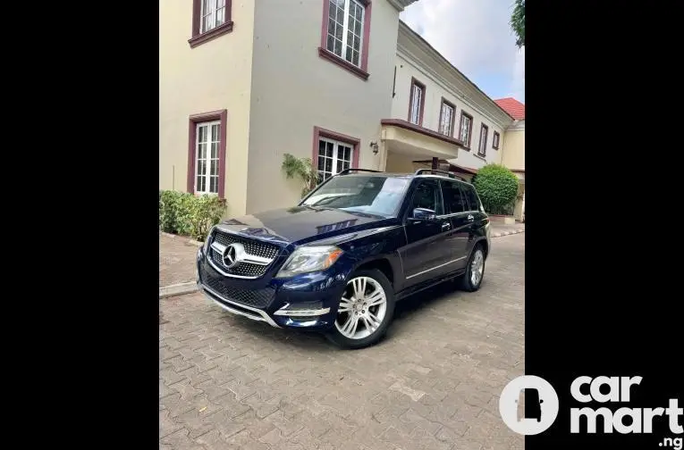 Super clean Full Option 2014 Mercedes Benz GLK350