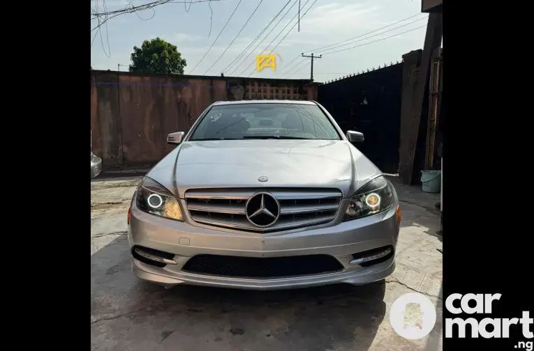 2011 Mercedes Benz C300 Premium