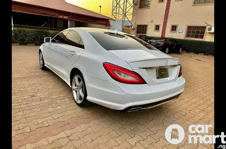 Super clean 2013 Mercedes Benz CLS550 4Matic