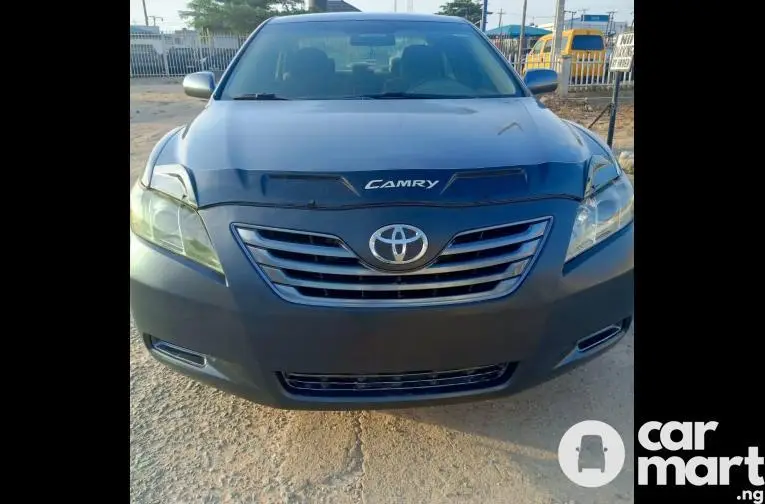 Clean 2008 Toyota Camry LE With DVD And Reverse Camera