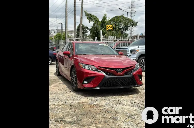 2019 Toyota Camry SE