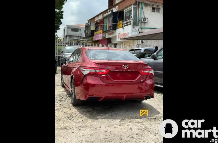 2019 Toyota Camry SE