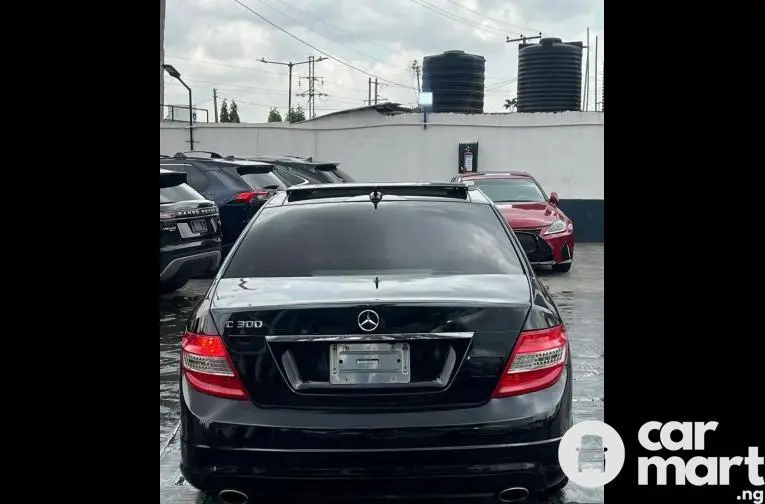 Tokunbo 2010 Mercedes Benz C300