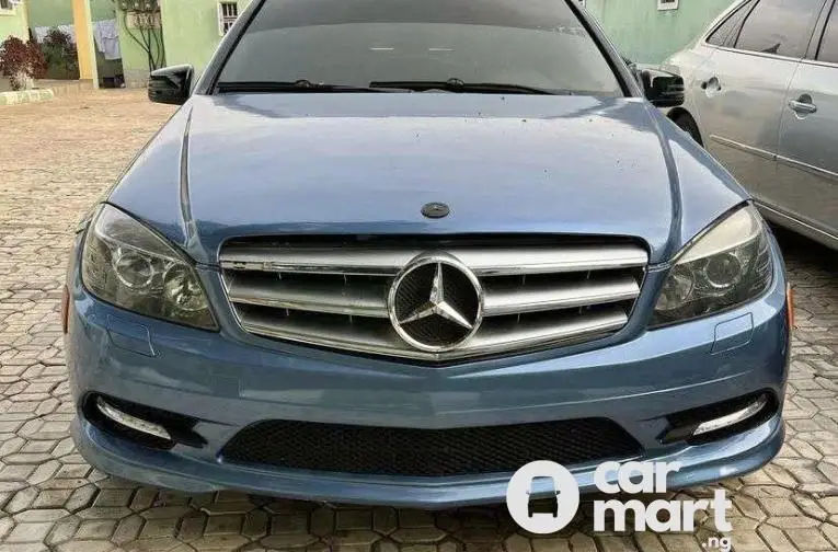 SUPER CLEAN 2010 MERCEDES BENZ C300