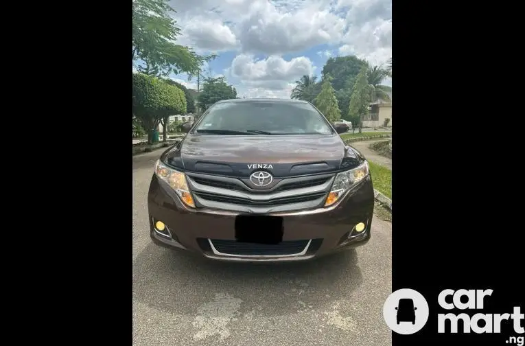 SUPER CLEAN 2010 KEYLESS TOYOTA VENZA