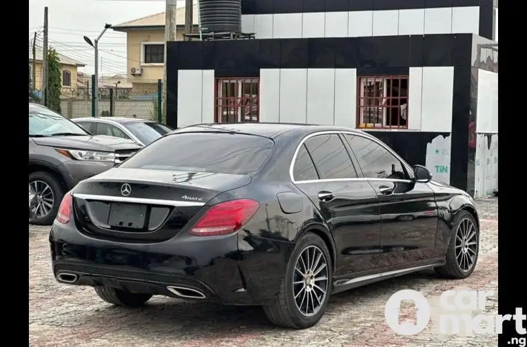 Pre-Owned 2016 Mercedes Benz C300