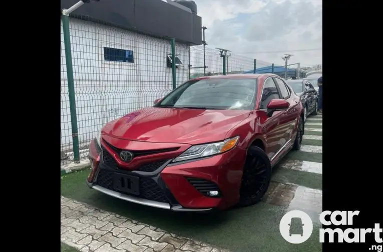 Tokunbo 2020 Toyota Camry SE (Xseries)