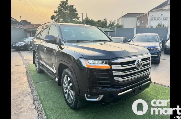 Pre-owned 2014 Toyota Land Cruiser upgraded to 2023