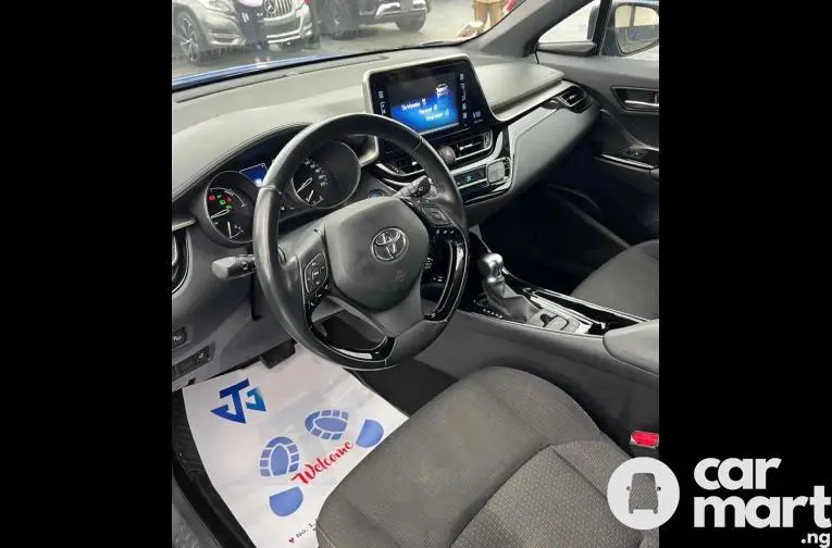 Tokunbo 2018 Toyota CHR (Hybrid)