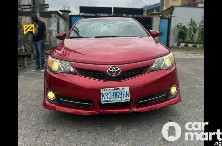 2014 Toyota Camry SE