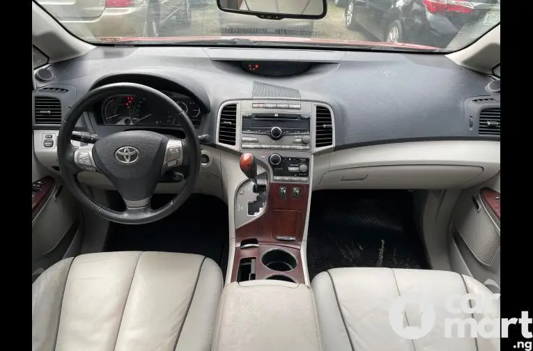 2010 Foreign-used Toyota Venza Limited