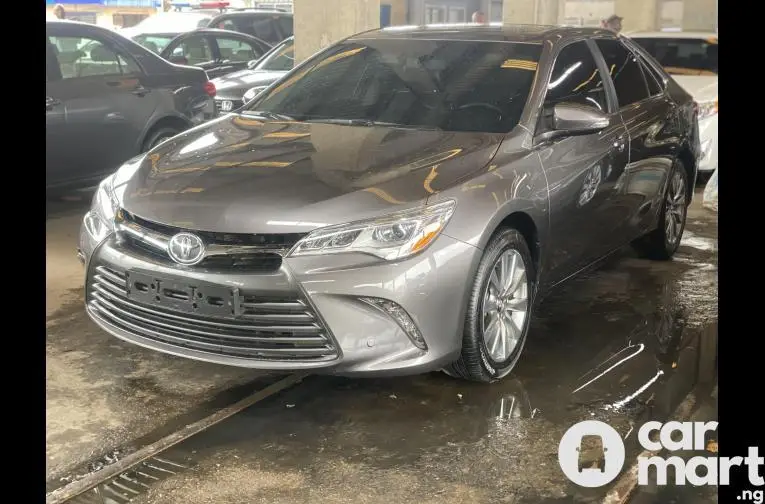 Foreign Used 2016 Toyota camry