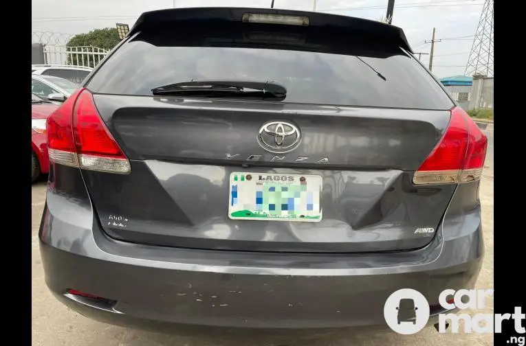 Premium Nigerian Used 2010 Toyota Venza XLE