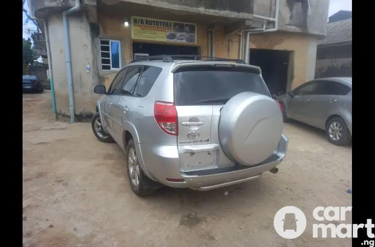 NAIJA USED 2007 TOYOTA RAV4