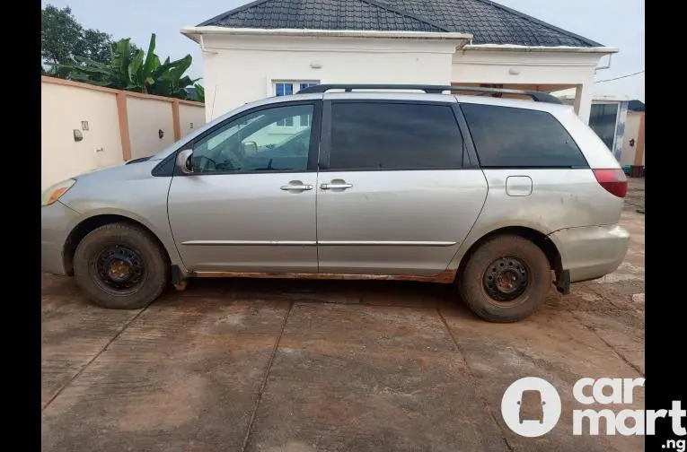 Used Toyota Siena 2005