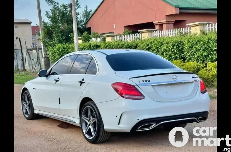 SUPER CLEAN 2016 MERCEDES BENZ C300 AMG TRIM