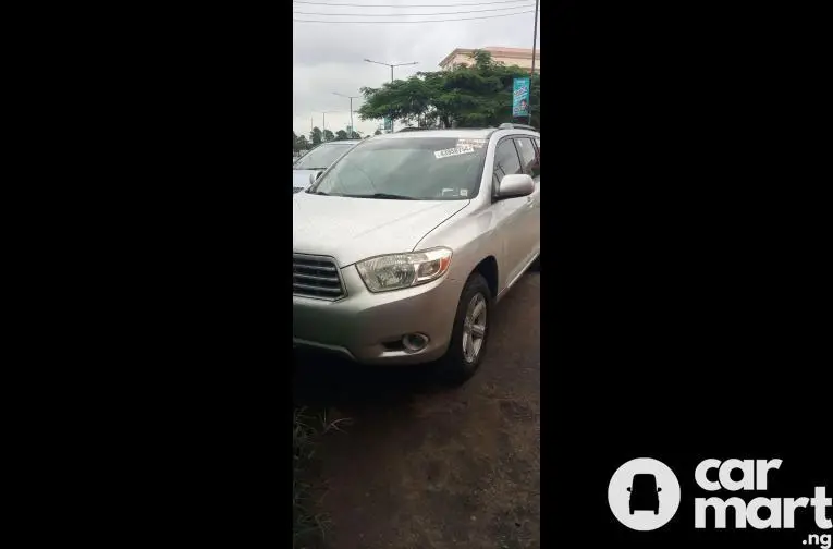 2010 TOYOTA HIGHLANDER