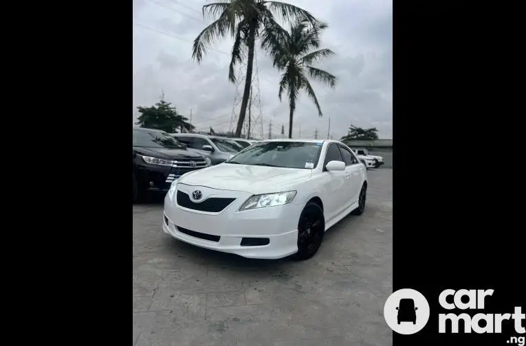 Pre-Owned 2008 Toyota Camry SE