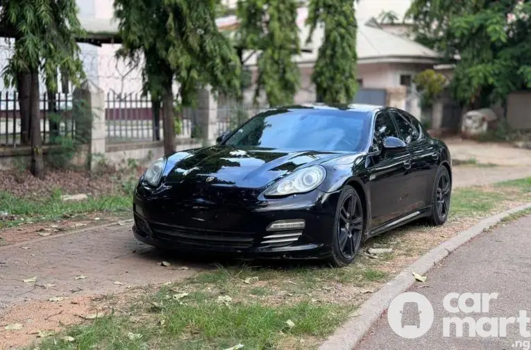 SUPER CLEAN 2010 PORSCHE PANAMERA