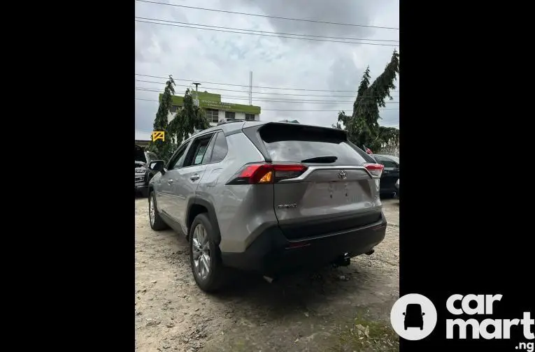 2020 Toyota Rav4 XLE Premium