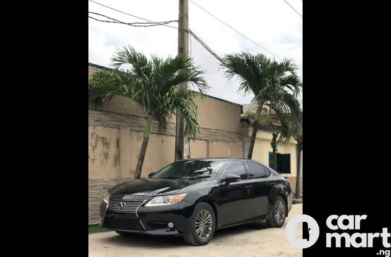 Pre-Owned 2013 Lexus ES350