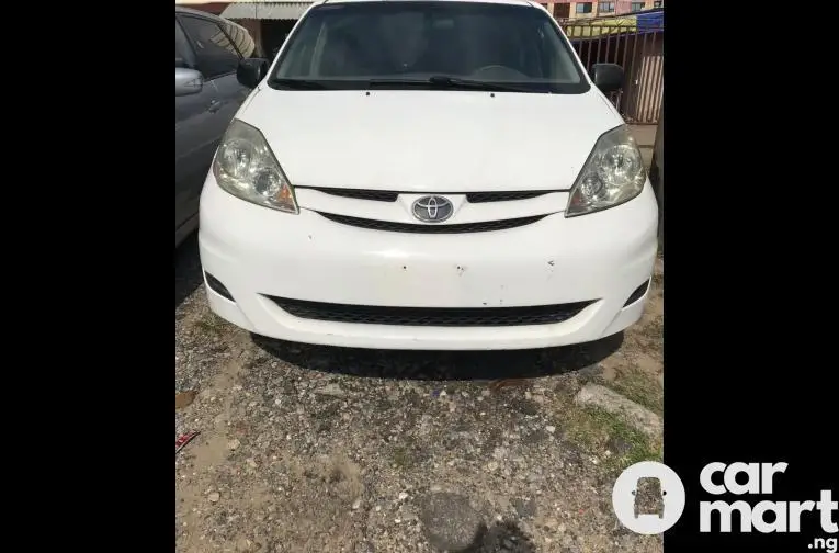 Used Toyota Sienna 2007