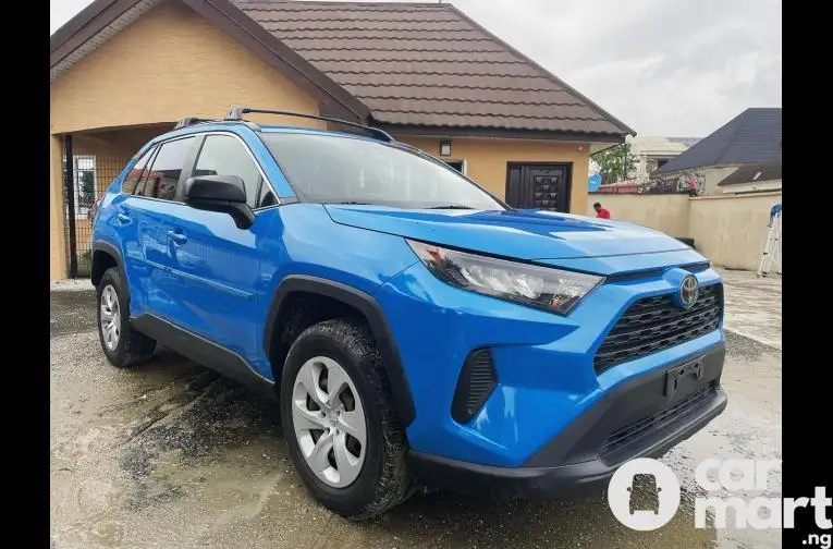 Toyota RAV4 2019 LE AWD