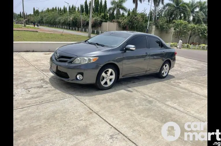 SUPER CLEAN 2012 TOYOTA COROLLA