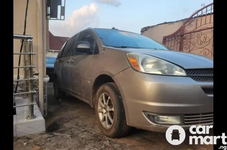 Used Toyota Sienna 2006