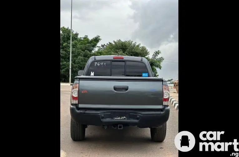 Unregistered 2015 TOYOTA TACOMA