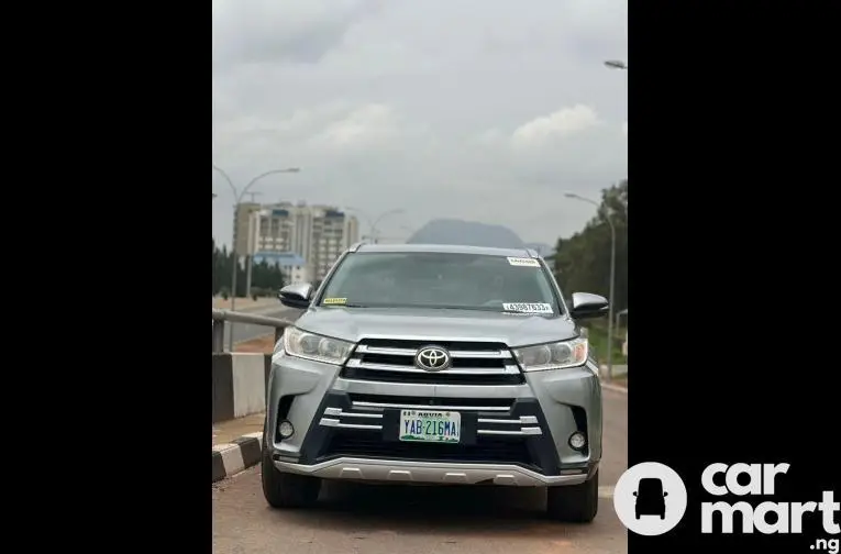 Registered 2016 TOYOTA HIGHLANDER XLE