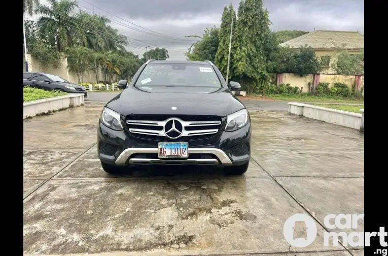 USED 2017 MERCEDES BENZ GLC300