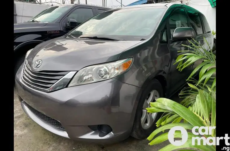 Nigerian Used 2011 Toyota Sienna LE