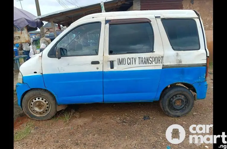 Daihatsu HIJET bus