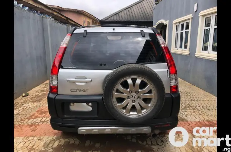 Neatly used Honda CRV 2006