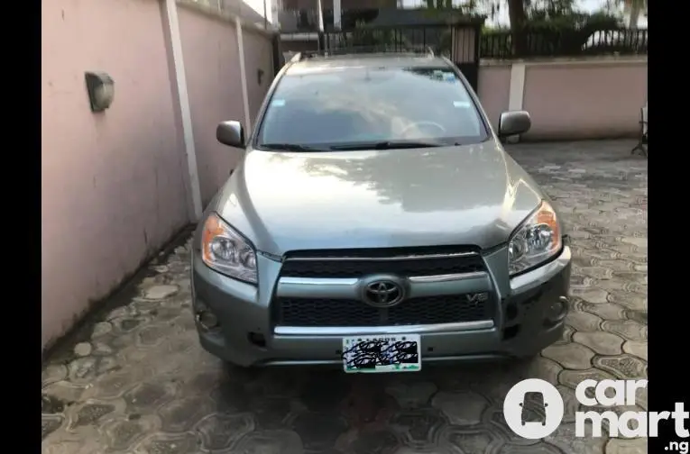 Clean and sharp Toyota Rav4 2006 - 1