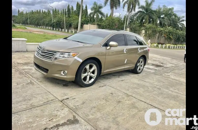 SUPER CLEAN 2010 KEYLESS TOYOTA VENZA