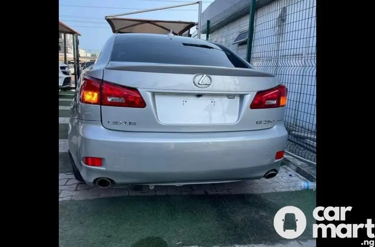 Pre-Owned 2007 Lexus IS250