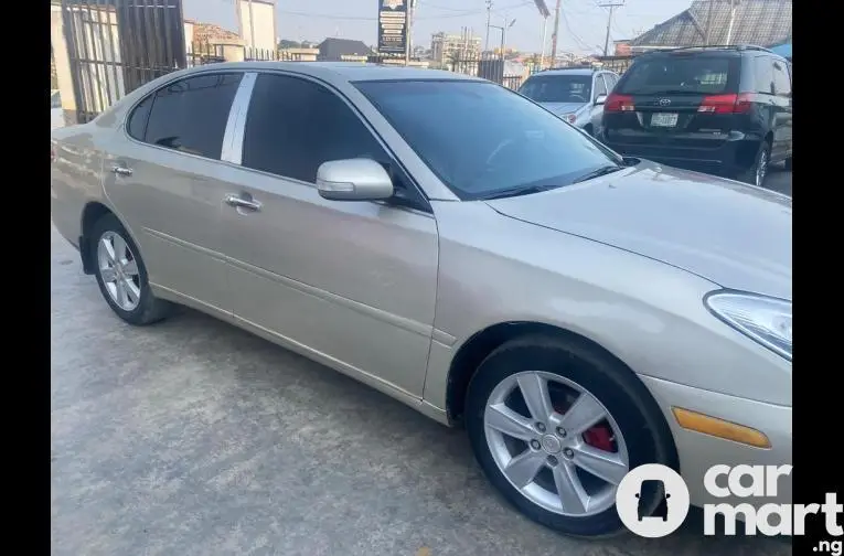 Registered Lexus ES330 2004